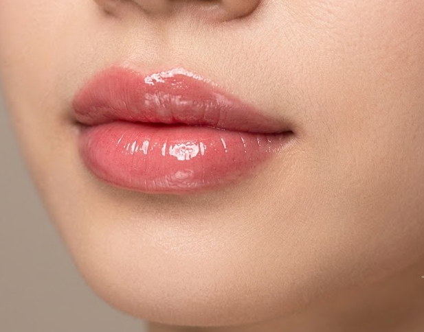 Phun môi Collagen
